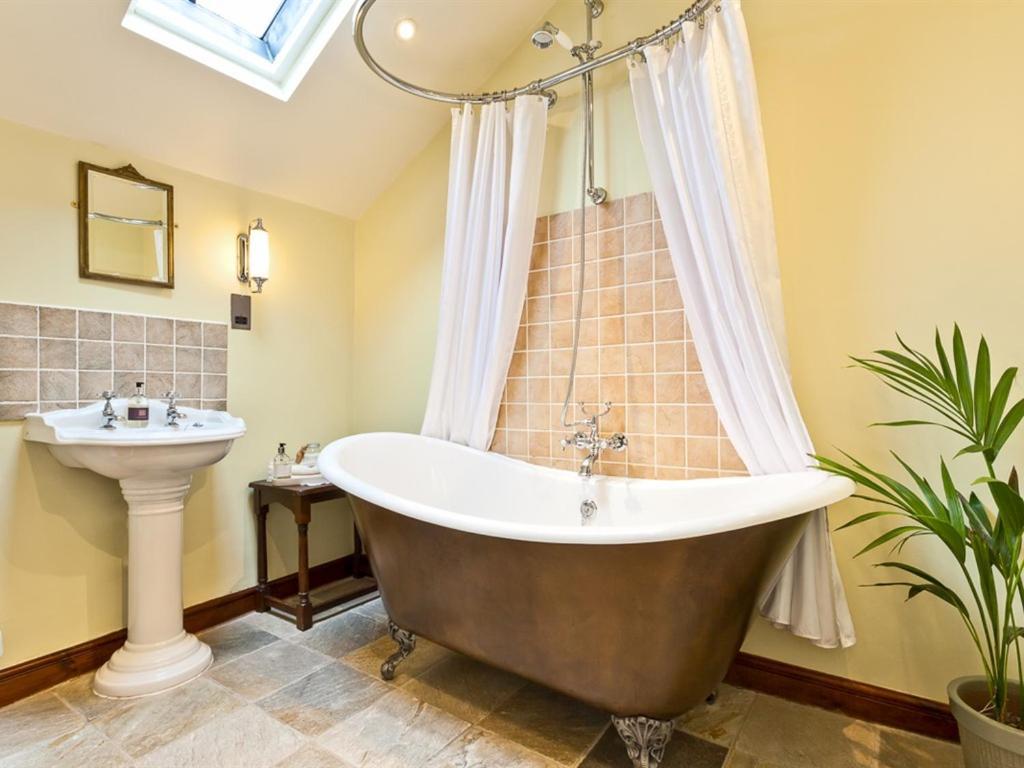 Waterwheel Guesthouse Ambleside Kültér fotó